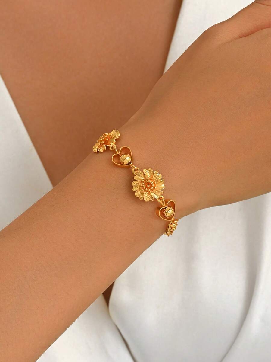 1pc Chinese Style Luxury 3D Flower Hollow Heart Buckle Bracelet, Daily Commute Festive Accessory