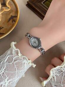1pc Elegant Silver Women's Watch, Oval Gray Dial, Hollow Strap, Suitable For Daily Wear, Party And Gift - Silver - View 6