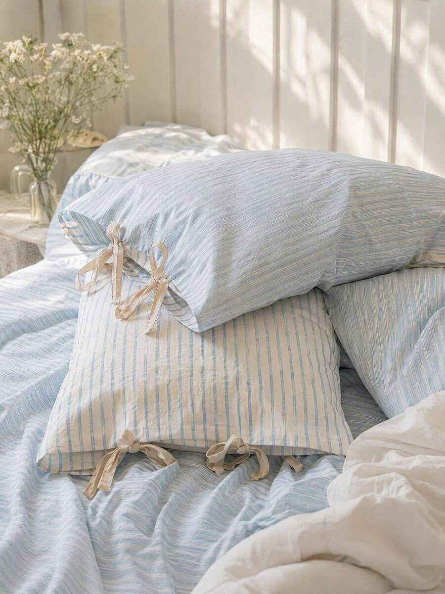 1 buah Sarung Bantal Katun Gaya Korea dengan Hiasan Pita, Warna Krem Muda/Gading/Khaki/Merah Muda, Nyaman, Bergaris dengan Dekorasi Pita, Cocok untuk Ruang Tamu, Kamar Tidur, Asrama, Dapat Dicuci dengan Mesin (Bantal Dalam Tidak Termasuk) - Biru - View 1