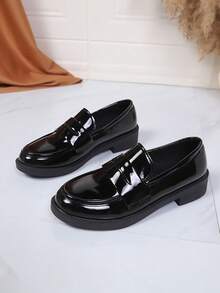 Women's Minimalist British Style Flat Slip-On Loafers, Casual Mid-Heel Pumps, All-Season Versatile, Plus Size 35-44 - Bright Black - View 6