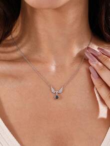 Angel Wings Customized Projection Photo Necklace, Women's Micro-Inlaid Zirconia Collarbone Pendant, Personalized Picture Memory Necklace, Creative Hidden Image Surprise Jewelry, Suitable For Valentine's Day, Anniversary, Birthday Gift For Girlfriend, Light Luxury Minimalist Versatile Niche Commemorative Jewelry Gift - Angel Wings Projection Photo Necklace - View 3