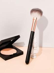 docolor Professional Fan Highlighter Brush For A Precise Glass Skin Glow - Ideal For Nose, Cheekbone & Body Strobing Liquid & Powder Highlighter - Black - View 6