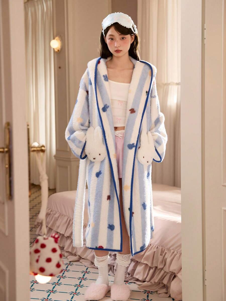 Gongdie 女款 Miffy 連帽抓絨長款睡袍,冬季藍色條紋柔軟加厚居家服,附腰帶與口袋 - 藍白色 - 查看 1