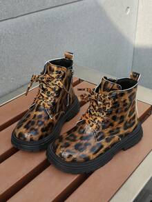 Kids Brown Leopard Print Shiny Boots, Vintage Wild Pattern Eye-Catching, Matching Pattern Lace-Up With Side Zipper, Easy To Put On And Take Off. Thick Non-Slip Sole, Stable And Durable, Effortlessly Create Street Style For Kids In Autumn And Winter. - Brown - View 5