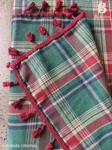1 chiếc khăn trải bàn hình chữ nhật họa tiết kẻ caro tartan Giáng Sinh phong cách vintage với tua rua đỏ, phối màu đỏ, xanh lá và xanh navy, phong cách mộc mạc farmhouse, dùng trang trí bàn ăn cho bữa tối Giáng Sinh, tiệc lễ hội, nhà bếp và sử dụng hàng ngày - màu xanh lá - Xem 11