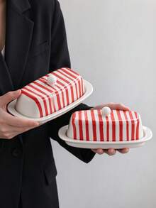 1pc Hand-Painted Line Ceramic Dish With Lid, Classic Minimalist Ins Style Highly Attractive Ceramic Butter Box, Dessert Plate, Kitchen Dessert Table Decor, Tabletop Decoration, Essential Kitchen Item, Gift - View 3