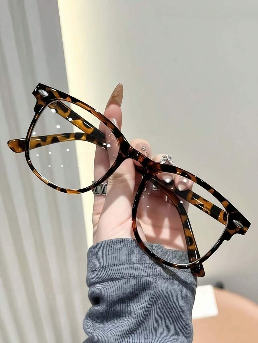 1 Pair Of Premium, Minimalist-Design Glasses With Rivets – Unisex, Casual Fashion - Clear - View 1