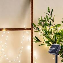 Đèn dây pháo hoa điều khiển từ xa USB dây đồng trắng, 3m 100 LED, 6m 200 LED, 9m 300 LED tùy chọn, đèn cành pháo hoa chống nước với điều khiển từ xa đa năng, 8 chế độ chiếu sáng có thể chuyển đổi, bao gồm chức năng hẹn giờ và điều chỉnh độ sáng. Dây đồng mỏng linh hoạt với độ dẻo cao, có thể uốn cong và quấn tự do để tạo nhiều hình dạng khác nhau. Cấp nguồn USB tiện lợi, phù hợp sử dụng trong nhà và ngoài trời - Đèn pháo hoa USB - Xem 4