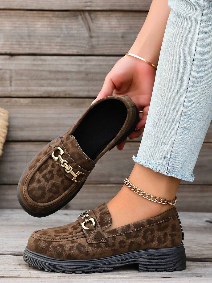 1 đôi giày loafer nữ đế platform mũi tròn chống trượt, giả da lộn, họa tiết da báo, trang trí xích kim loại, phong cách preppy cho ngày thường và du lịch - màu nâu - Xem 1