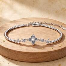 New Four-Leaf Clover Half-Bangle Bracelet For Women, Sweet & Cute Girly Style, Niche Design, Minimalist & Elegant - Four-leaf Clover Half-bangle Bracelet - View 4