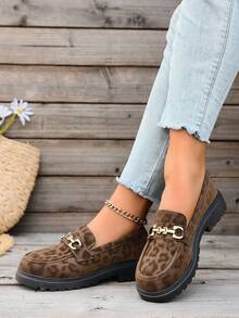 1 đôi giày loafer nữ đế platform mũi tròn chống trượt, giả da lộn, họa tiết da báo, trang trí xích kim loại, phong cách preppy cho ngày thường và du lịch - màu nâu - Xem 4