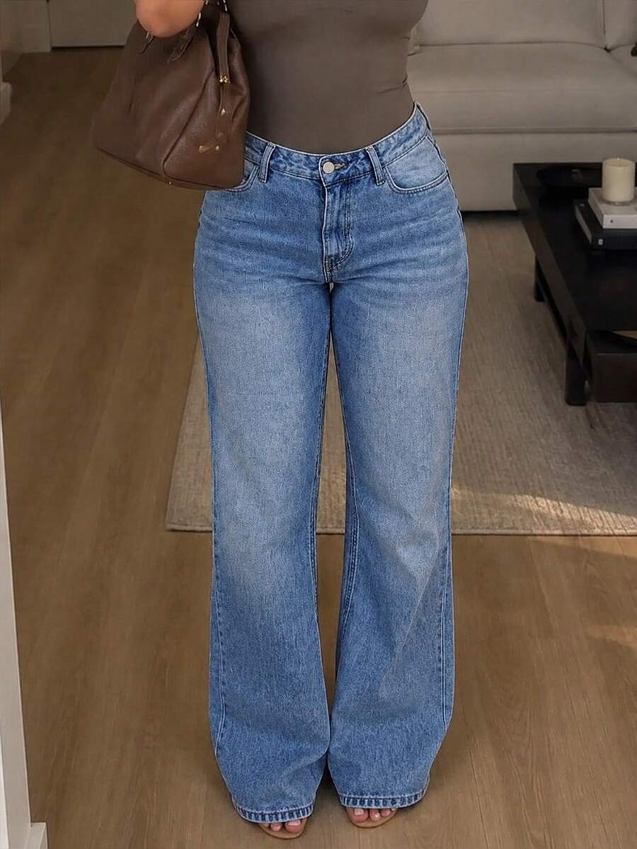 Plus Size Women's Casual Loose Straight Leg Denim Jeans - Medium Wash - View 1