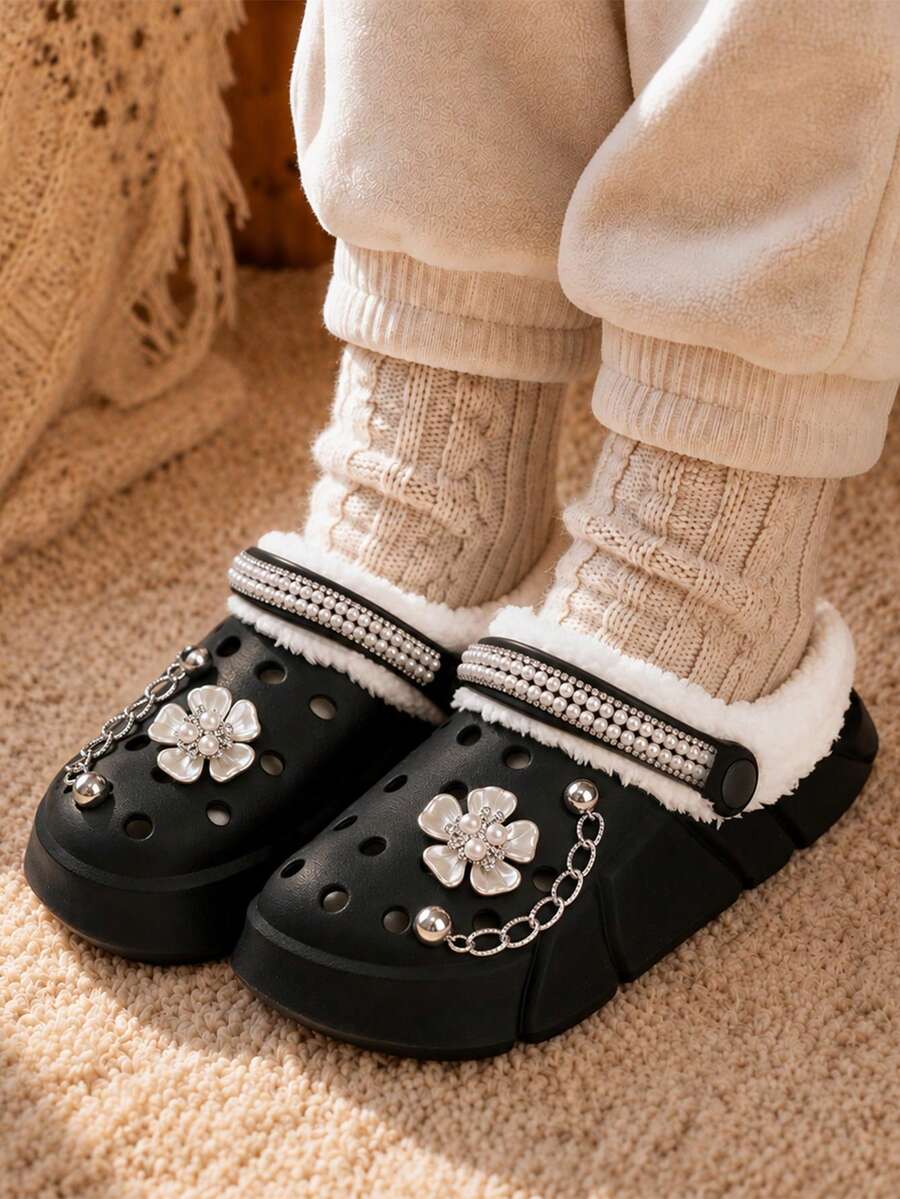 Girls' Winter Thermal Lined Clogs, Children's Autumn/Winter EVA Soft Sole Comfortable Indoor Slippers, Slip-On Design, Fashionable And Versatile, Suitable For Home, Party And Outings, Ideal Gift For Halloween And Christmas - Black - View 1