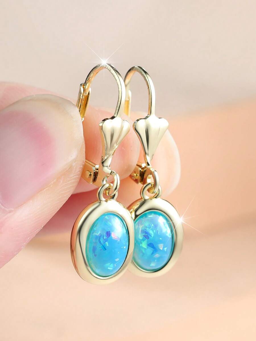 1 Pair Of Women's Earrings With A Delicate Oval-Shaped Bezel Design-Elegant Accessories For Your Daily Commute And Romantic Accents For Dates - Yellow Gold - View 1