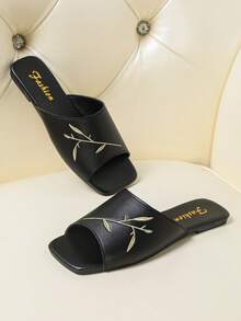 Fashion New Square Toe Flat Embroidered Slip-On Sandals For Women, Comfortable Versatile For Beach, Family Gatherings, Wedding Banquets - Black - View 4