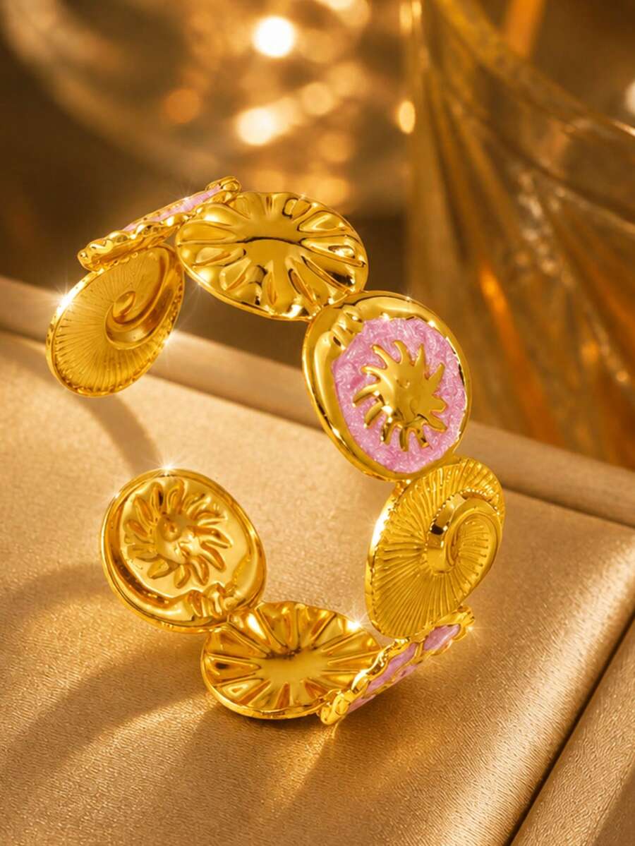 VceTd 1pc Fashionable Vacation Style Stainless Steel Women's Bracelet With Sun Turbine Design, Suitable For Daily Wear Or Travel And Vacation - Yellow Gold - View 1