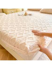 1pc Thickened Warm Fitted Sheet, Autumn/Winter Bed Protector Cover, Anti-Slip Fitted Sheet (Pillowcase Not Included) - Beige - View 7