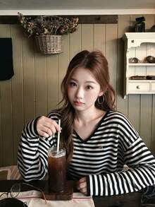 Áo len dệt kim nữ cổ chữ V phối màu, dáng rộng, kẻ sọc, tay dài cho mùa Thu/Đông - Đen trắng - Xem 6