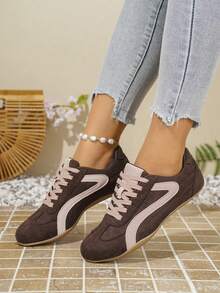 Women's Vintage Lace-Up Low-Top Sneakers - Brown - View 6