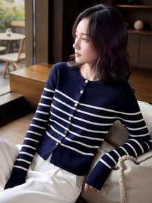 法式風圓領羅紋針織開襟衫 女款修身短版撞色細羅紋長袖外套 通勤百搭上衣 - 藍色 - 查看 1