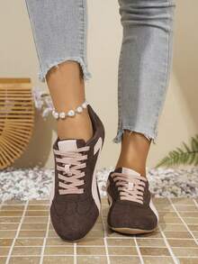 Women's Vintage Lace-Up Low-Top Sneakers - Brown - View 4