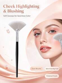 1pc Fan-Shaped Highlighter Brush, Soft & Fluffy Makeup Brush For Light Makeup Application, Face & Body Illuminating, Powder & Contour Brush, Facial Makeup Tool - Black - View 4