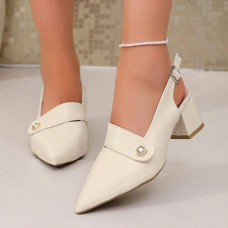 Sepatu hak tebal model slingback ujung runcing warna krem untuk wanita dengan tali gesper berhiaskan rhinestones, sandal komuter tertutup yang elegan. - Chantilly - View 1