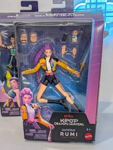 Mattel Classic Character Collectible Figure, Movable Joints, Battery-Free Display Model, Ages 14+ - Multicolor - View 9