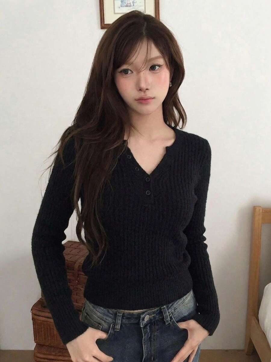 Solid Color Round Neck Slim Fit Casual Women Sweater, Autumn/Winter - Black - View 1
