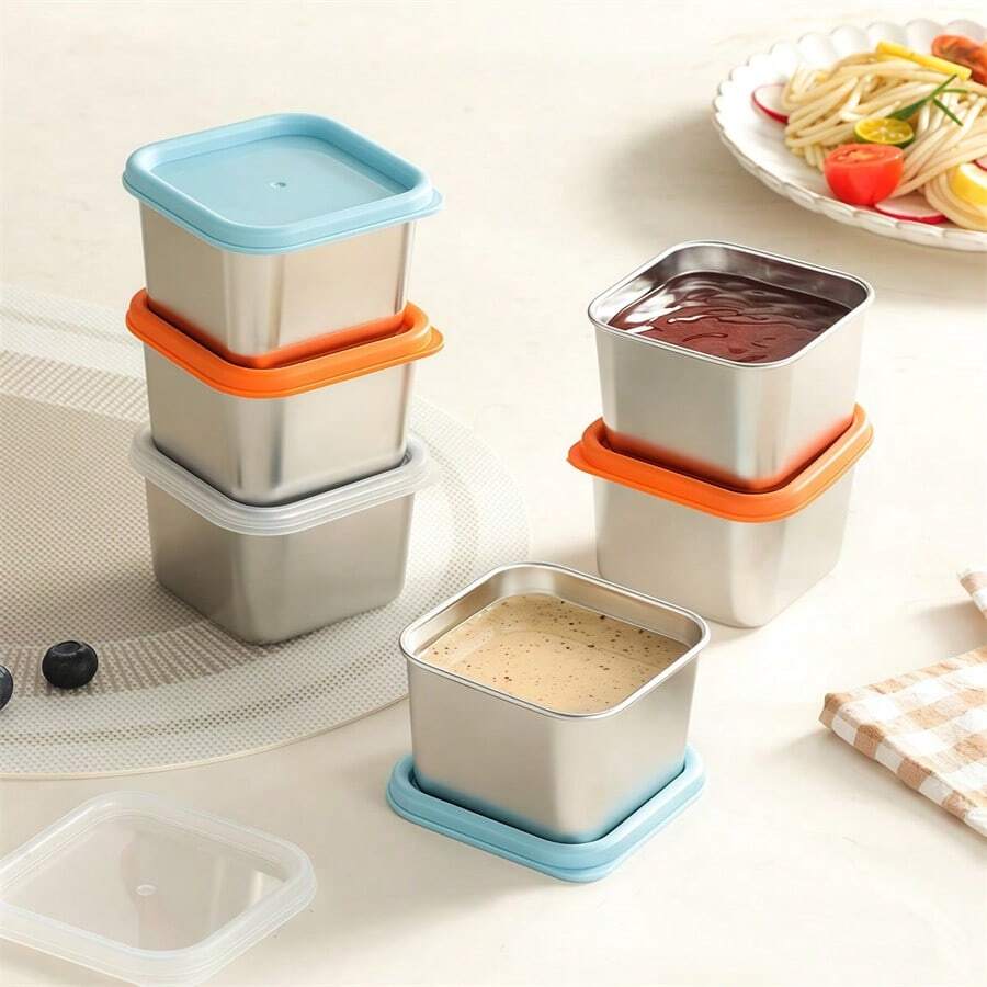 3PCS Stainless Steel Square Food Storage Containers, Portable Sealed Sauce Dispenser Boxes, Colorful Dust-Proof Lid Design, Dedicated For Kitchen Ingredients, Salad Dressings, Snacks, Seasonings. Stainless Steel Material, Suitable For Storing Ketchup, Salad Dressing, Chili Powder, Sea Salt, Etc., Effectively Isolating Odors And Locking In Freshness. Dual-Use Lid, Can Both Prevent Dust And Seal, And Also Serve As A Non-Slip Base When Inverted. Compact And Lightweight, With Lid To Prevent Spillage, Easily Fit Into Lunch Bags, Picnic Bags
