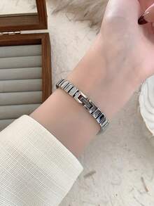 1件時尚優雅銀色女款手錶，灰色錶盤，極簡小時刻度，適合日常配戴、派對或作為禮物 - 銀色 - 查看 5