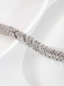 1 st lyxigt elegant glittrande armband med infattad kubisk zirkonia, sköld- och vetekornsmotiv, lämpligt för kvinnors bröllop och bankett, presentask ej ingår - Silver - Visa 4