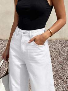 Women's White Short Barrel Leg Jeans, High Waist Loose Fit, With Pockets And Stitching Details - White - View 3