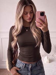 SCARLUX Women's Autumn Back To School Y2K Basic Long Sleeve T-Shirt, Round Neck Fitted Cropped Top, Suitable For Daily Commute And Street Style - Brown - View 1
