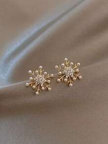 1 Pair Elegant & Petite Snowflake Stud Earrings, Suitable For Women's Daily & Holiday Wear - Yellow Gold - View 6