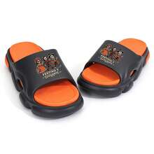 Chanclas casuales para hombre, diseño Día de Muertos con esqueletos bailarines mexicanos y frase Festivo y Elegante. Material EVA suave, llamativas, excelente regalo temático mexicano. - Naranja - Ver 2