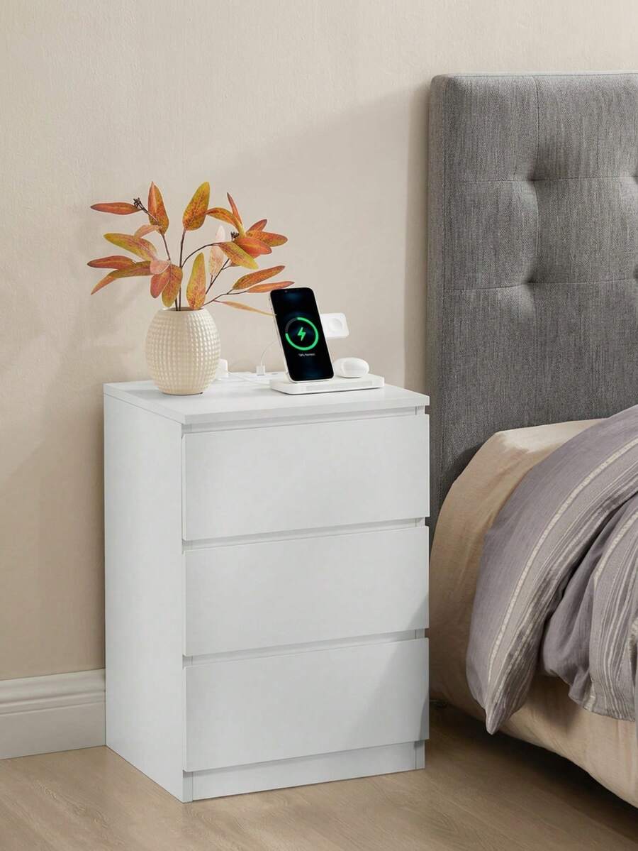 VASAGLE Nightstand With Charging Station, 2 AC Outlets And 2 USB Ports, Bedside Table, Side Table With 3 Drawers, Modern Style, 13.8 X 15.7 X 23.2 Inches - 查看 1