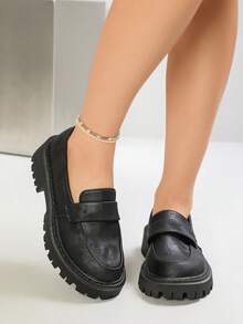 1 Pair Women's Vintage Loafers British Style Thick Sole Shoes - Black - View 2