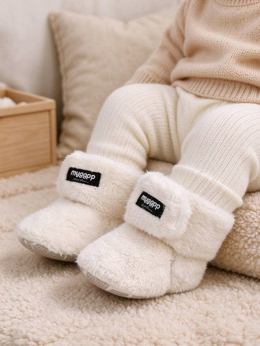 Fluffy Fleece Infant Winter Booties Warm Plush Infant Shoes Soft Non-Slip Newborn Infant Boots With Adjustable Strap