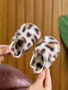 Autumn/Winter Leopard Print Plush Newborn Home Slippers With Elastic Back Strap Anti-Slip Baby Slippers 0-12 Months Soft Sole Pre-Walker Shoes - White - View 7