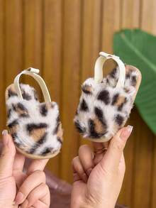 Autumn/Winter Leopard Print Plush Newborn Home Slippers With Elastic Back Strap Anti-Slip Baby Slippers 0-12 Months Soft Sole Pre-Walker Shoes - White - View 3