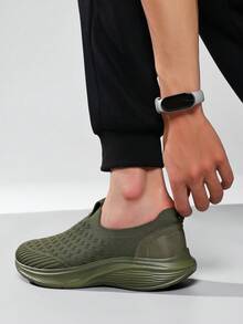 Men's Breathable Hollow Knit Sock Shoes, Lightweight Shock-Absorbing Thick Sole Slip-On Walking Sports Shoes, Suitable For Daily Commute - Army Green - View 7