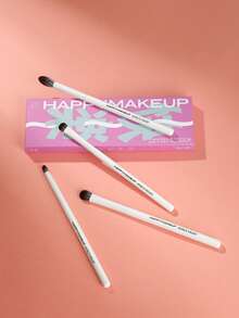 4Pcs Girls Heart Eyeshadow Brush Set, Soft Synthetic Bristles, Painted Handle, Eye Makeup Brushes Kit For Beginners Daily Eye Make-Up - White - View 5