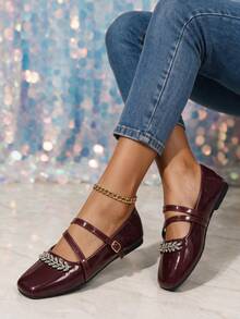 Black Glossy Patent Leather Texture With High-End Feel, Exquisite Sparkling Rhinestone Wheat Ear & Leaf Design On Toe; Square Toe For Comfortable Fit; Double Cross Strap Buckle For Secure Fit And Adjustable Heel Support; Soft Flat Sole, Lightweight And Comfortable, Easy To Wear For Long Walks, Versatile For Commuting And Parties - Burgundy - View 2