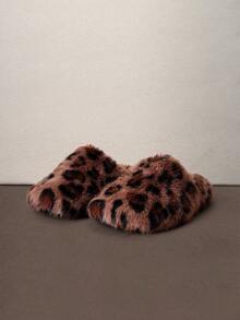 Hatastic Fall/Winter Winter New Leopard Plush Thickened Warm Slippers, Slip-Resistant Flat Indoor/Outdoor Wear, Cozy Winter, Christmas Gift - Brown - View 2