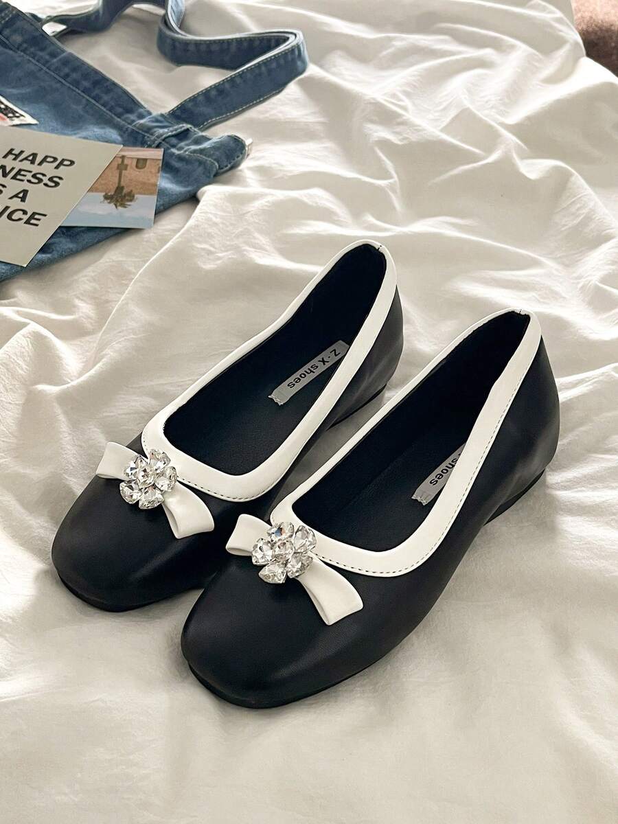 Black & White Contrast Trim Design, White Bow + Rhinestone Flower Decor On Toe, Soft Square Toe, Shallow Cut Flat Mary Jane Style, Soft Upper, Sweet Vintage Vibe, Perfect With Skirts & Jeans, Full Of Girlish Charm, Suitable For Daily Commute & Dates - Black - View 1