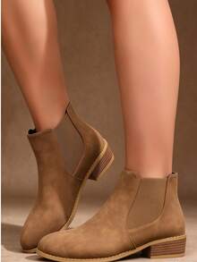 Fashionable Brown Chelsea Ankle Boots For Women, Autumn/Winter Vintage Low Square Heel Round Toe Slip-On Versatile Boots - Brown - View 1