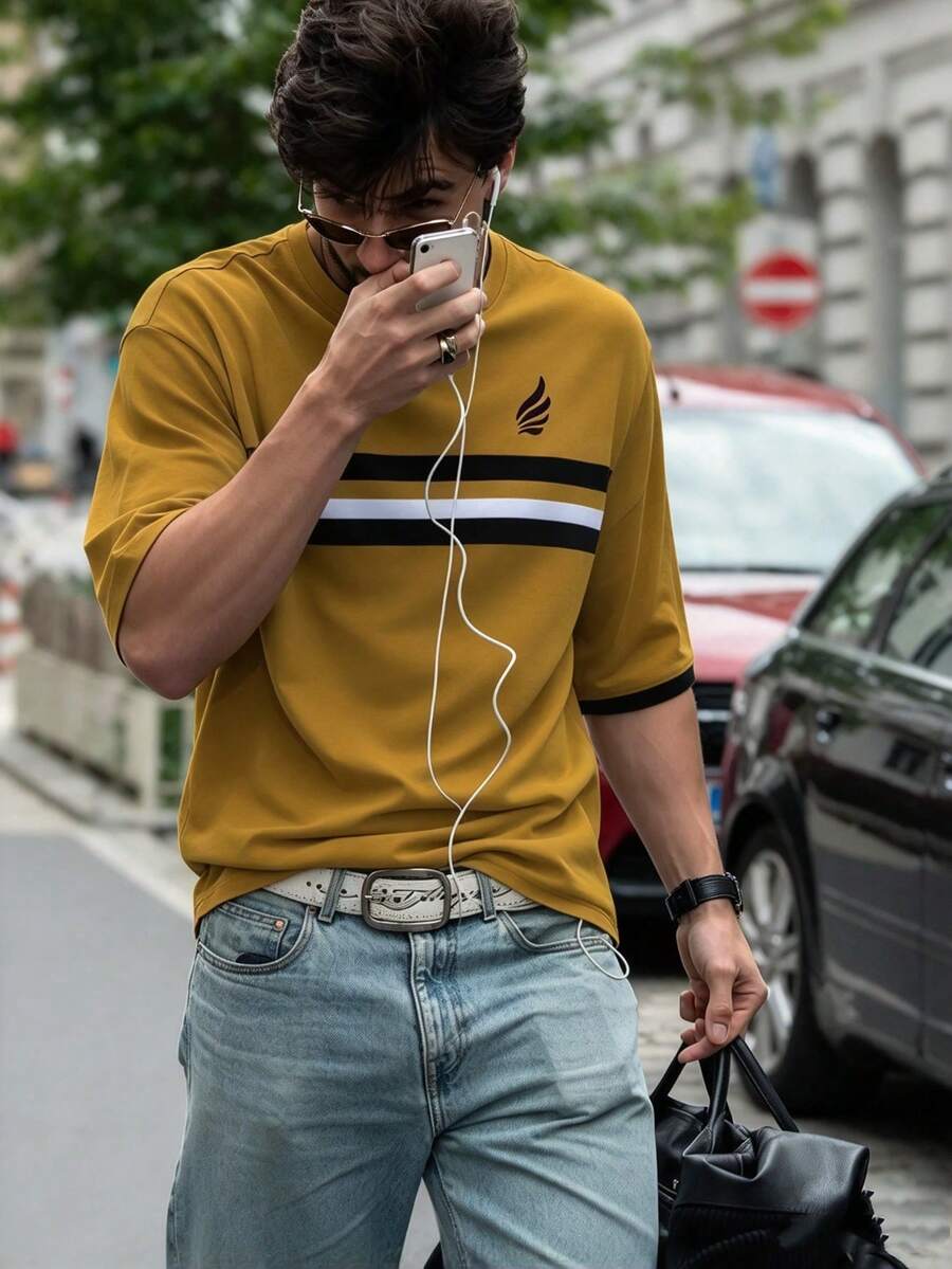 男士優雅條紋印花短袖圓領T恤,休閒時尚,100%聚酯纖維,標準版型,適合夏季穿著,輕盈舒適面料 - 彩色 - 查看 1