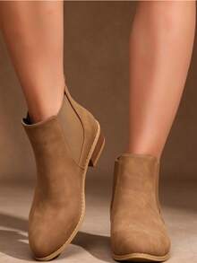 Fashionable Brown Chelsea Ankle Boots For Women, Autumn/Winter Vintage Low Square Heel Round Toe Slip-On Versatile Boots - Brown - View 3