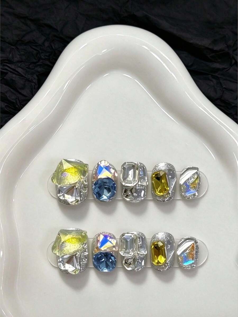 10片短圓形手工穿戴甲，適合派對與日常佩戴，秋冬款銀色亮片大顆多色水鑽疊層假指甲，閃亮手工假甲，適合女孩與女性節慶派對及日常佩戴